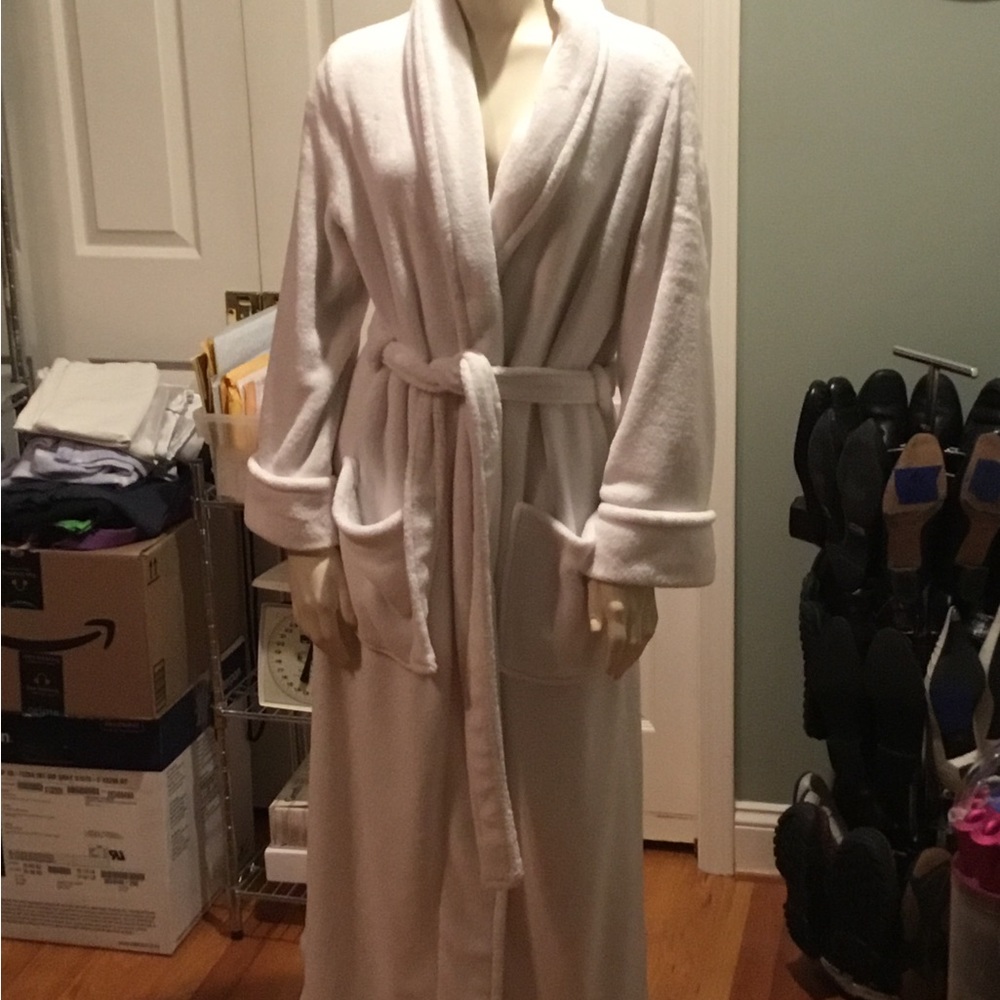White Large Robe - Picture 8 of 13